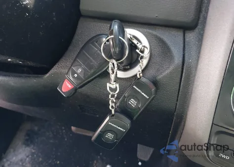 2017 Ram 1500 Express 4X4 6'4 Box z USA, uszkodzony, nr VIN 1C6RR7FT3HS840109